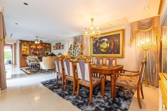 PO340 ด่วน ขาย โนเบิล ทารา พัฒนาการ NOBLE TARA พร้อมสระว่ายน้ำส่วนตัว หลังมุม 141 ตารางวา หันหน้าทิศเหนือ