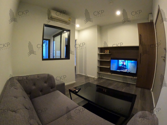 ขายราคาพิเศษ คอนโด The Stage เตาปูน Interchange ห้องจัดสรรลงตัว ใกล้MRTเตาปูน ใกล้ห้างสรรพสินค้า แขวงบางซื่อ เขตบางซื่อ กรุงเทพฯ ติดต่อสอบถามได้ค่ะการเดินทาง- ถนนประชาราษฎร์ สาย 2  110 เมตร- MRT เตาปูน  500 เมตร- ถนนกรุงเทพ - นนทบุรี  600 เมตร- ถนนประชาราษฎร์ สาย 1  650 เมตร- ถนนประชาชื่น  850 เมตร- ถนนปูนซีเมนต์ไทย  1.2 กิโลเมตร- ถนนกำแพงเพชร  2.4 กิโลเมตรรายละเอียด (Description)- ขนาด 33.66 ตร.ม.- อยู่ชั้นที่ 18- 1 ห้อ