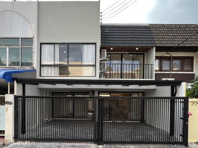 ให้เช่าทาวน์โฮม 2 ชั้น 4 ห้องนอน เอกมัย 22 ปรีดีพนมยงค์ 41 ใกล้ BTS พระโขนง รีโนเวทใหม่ พร้อมออนเซ็นส่วนตัว