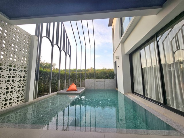#PS067 For Sales : Maikhao, Private Pool Villa, 3 Bedrooms 4 Bathrooms Pool Villa Mai Khao- Land area 11.5×10.7= 123.05 sqm.- Usable area approximately 200 sqm.- Salt water swimming pool, size 25 sqm.- With balcony for activities, size 21 sqm.- 3 bedrooms, 4 bathrooms- Ensuite bathroom with both bathtub/rain shower- Living room with bathroom downstairs- Restaurant with kitchen- Smart Home Automation Nearby places- 5 minutes to Mai Khao Beach- 12 minutes to Blue Canyon Country Club- 15 minutes to Phuket International Airport Selling price 18 million baht per house.-------------------------------#PS067 สำหรับขาย : พลูวิลล่า ทำเลไม้ขาว 3 ห้องนอน 4 ห้องนํ้าพลูวิลล่า ไม้ขาว- พื้นที่ดิน 11.5×10.7= 123.05 ตรม.- พื้นที่ใช้สอยประมาณ 200 ตรม.- สระว่ายน้ำระบบน้ำเกลือ 