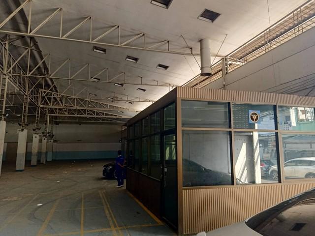 ให้เช่าโกดัง พื้นที่ 1,300 ตารางเมตร ถนนจรัญสนิทวงศ์ ใกล้แยกท่าพระ และถนนเพชรเกษมราคาเช่า 200,000 บาท / เดือน ( ประกัน 2 เดือน ล่วงหน้า 1 เดือน )ที่ตั้ง ถนนจรัญสนิทวงศ์ แขวงวัดท่าพระ เขตบางกอกใหญ่ กรุงเทพมหานคร 10600ติดต่อ : คุณภัสพงณ์ 063-409-8164Line : deedaa23พื้นที่ใช้สอย 1,300 ตารางเมตร จำนวน 1 ออฟฟิศ มีที่จอดรถ จอดได้เฉพาะในตัวโกดังเหมาะทำเป็นที่เก็บสินค้า หรือทำเป็นที่กระจายสินค้า แพ็