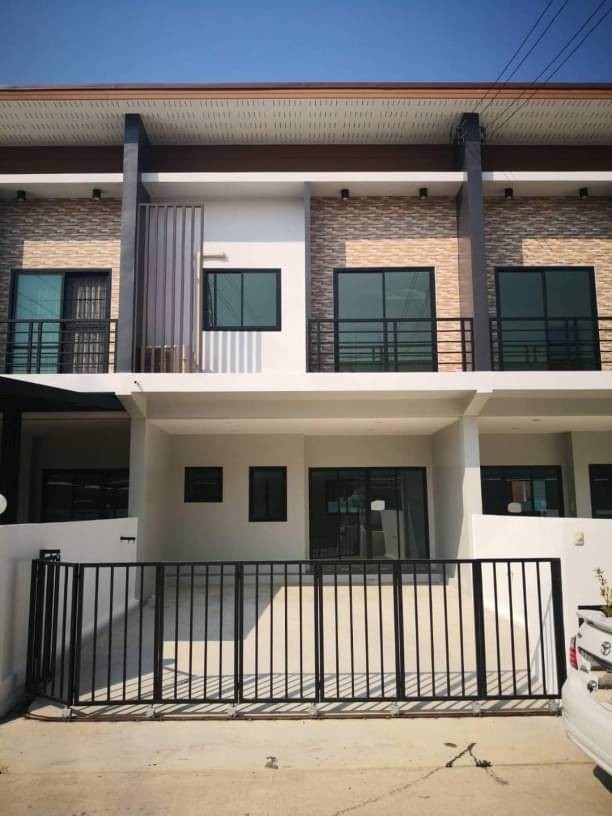 ขาย 2.6 ล้าน 26 ตรว. ทาวน์โฮม 2 ชั้น บนทำเลใกล้เมือง แยกหลุยส์ มีพื้นที่ใช้สอยเท่ากับบ้านเดี่ยว ซื้อเพื่ออยู่อาศัยหรือซื้อเพื่อปล่อยเช่าได้