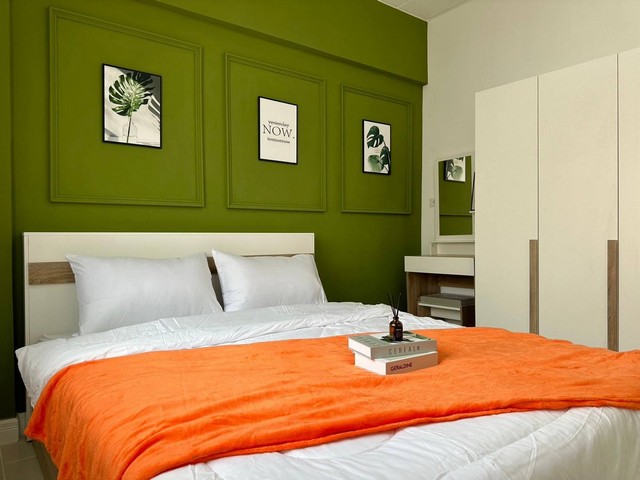 #CS063 สำหรับขาย : ห้องเคหะ บ้านพอน, 1 ห้องนอน 1 ห้องน้ำ, ชั้น 3เคหะบ้านพอน ตึก 45 - ชั้น 3 ห้อง 39- ขนาดห้อง 34 ตรม.- 1 ห้องนอน 1 ห้องน้ำ 1 ห้องครัว + ห้องนั่งเล่น และห้องทานข้าว- Renovated ใหม่ทั้งหมด แถมเฟอร์นิเจอร์ + เค้าเตอร์ครัวใหม่หมดตามภาพ   สถานที่ใกล้เคียง- อนุสาวรีย์ (6 นาที)- โรบินสัน- โลตัสถลาง- โรงเรียนวัดศรีสุนทร- โรงพยาบาลถลาง ราคาขาย  699,000  บาท----------------------#CS063 For Sale : Thalang, Room at Ban Pon , 1 Bedroom 1 Bathroom, 3rd flr.Room @Ban