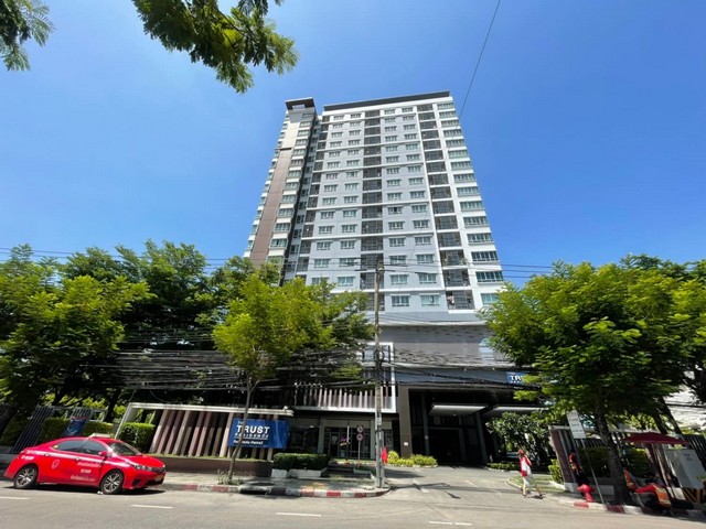   รายละเอียดเพิ่มเติม Code ID : AI 0610  ราคาขาย  1,966,500 บาท- พื้นที่ใช้สอย :   29.52 ตร.ม.- จำนวนห้อง :   1 ห้องนอน 1 ห้องน้ำ- ชั้น : 27 - อาคาร : 1 พิกัดทรัพย์ : https://maps.app.goo.gl/Lx1DpZFhDDjYsYuc9    สถานที่ใกล้เคียง- ใกล้ห้างสรรพสินค้าเซ็นทรัลพระราม 3,- ใกล้เทสโก้ โลตัส - ใกล้ใกล้สะพานวงแหวนอุตสาหกรรม- ใกล้ถนนสีลม สอบถามเพิ่มเติม/นัดชมโทร. 097-419-5982(พลอย)โทร. 096-932-4624(ออมสิน)Line : @panaya (มี@ด้านหน้า)ปรึกษาสินเชื่อฟรี One Stop Service ดูแลตั้งแต�