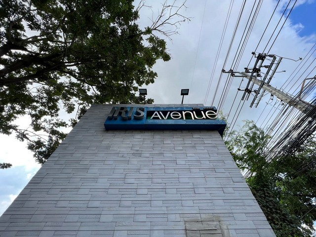   รายละเอียดเพิ่มเติม Code ID : AR 0938  ราคาขาย 1,168,500  บาท- พื้นที่ใช้สอย :   28.01 ตารางเมตร- จำนวนห้อง :  1 ห้องนอน 1 ห้องน้ำ  - ชั้น : 6- อาคาร  : 4 พิกัดทรัพย์ : https://maps.app.goo.gl/kRGC1pFxWbaRUMADA    สถานที่ใกล้เคียง- ใกล้ห้างสรรพสินค้าโรบินสัน - ใกล้สถานีตำรวจนครบาล ประเวศ - ใกล้โรงพยาบาลสิรินธร- ใกล้สนามบินสุวรรณภูมิสอบถามเพิ่มเติม/นัดชมโทร. 097-419-5982(พลอย)โทร. 096-932-4624(ออมสิน)Line : @panaya (มี@ด้านหน้า)ปรึกษาสินเชื่อฟรี One Stop Service 