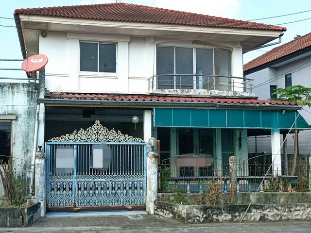 รายละเอียดเพิ่มเติมCode ID : PAP-2-0157  ราคาขาย    3,300,000 บาท- ขนาดพื้นที่ :  64 ตร.ว - พื้นที่ใช้สอย :   261.50 ตรม.- จำนวนห้อง : - ห้องนอน - ห้องน้ำ- ที่จอดรถ :   1-2 คัน- บ้านเดี่ยว  :   2 ชั้น- บ้านเดี่ยวหันทางทิศ : -พิกัดทรัพย์  :    https://maps.app.goo.gl/Wh2Avmdx4vxNpMbp7สถานที่ใกล้เคียง- ใกล้ตลาดคลองสี่เมืองใหม่- ใกล้บิ๊กซี ซูเปอร์เซ็นเตอร์ รังสิต คลอง 3- ใกล้ตลาดนัดเฟื่องฟ้าคลอง 3- ใกล้บิ๊กซี ซูเปอร์เซ็นเตอร์ รังสิต คลอง 3สอบถ�