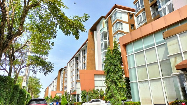   รายละเอียดเพิ่มเติม Code ID : AP 2054  ราคาขาย 1,719,000  บาท- พื้นที่ใช้สอย :   39.74 ตารางเมตร- จำนวนห้อง :   2 ห้องนอน 1 ห้องน้ำ - ชั้น : 8    - อาคาร : 1 พิกัดทรัพย์ : https://maps.app.goo.gl/xo7U118TDvZYv3M86    สถานที่ใกล้เคียง- ใกล้เดอะพาซิโอ / บิ๊กซี / เท- ใกล้เทสโก้ โลตัส / ม.เกษมบัณฑิต  - ใกล้รร.สารสาสน์วิเทศร่มเกล้า / นิคมอุตสาหกรรมลาดกระบัง- ใกล้สนามบินสุวรรณภูมิ สอบถามเพิ่มเติม/นัดชมโทร. 097-419-5982(พลอย)โทร. 096-932-4624(ออมสิน)Line : @panaya (ม�