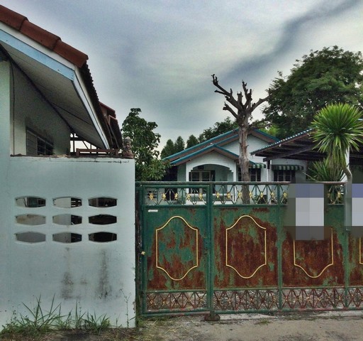 รายละเอียดเพิ่มเติมCode ID : PAP-1-0164ราคาขาย     3,000,000 บาท- ขนาดพื้นที่ :  169.50 ตร.ว (1 งาน / 69.50 ตร.ว)- พื้นที่ใช้สอย :   360.80 ตรม.- จำนวนห้อง : - ห้องนอน - ห้องน้ำ- ที่จอดรถ :   1-2 คัน- บ้านเดี่ยว  :   1 ชั้น- บ้านเดี่ยวหันทางทิศ : -พิกัดทรัพย์  :    https://maps.app.goo.gl/RYwmgbcYnkRHTVb2Aสถานที่ใกล้เคียง- ใกล้บุญถาวร สาขารังสิต- ใกล้แม็คโคร สาขาคลองหลวง- ใกล้เมกาโฮม รังสิต- ใกล้โลตัส คลองหลวงสอบถามเพิ่มเติม/นัดชมโทร. 097-419-5982(พลอย)โทร. 096-