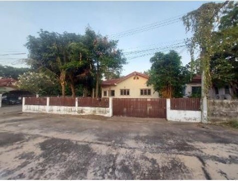   รายละเอียดเพิ่มเติม Code ID : PCI06592  ราคาขาย 2,520,000  บาท- ขนาดพื้นที่ : 120.1 ตรว    - จำนวนห้อง : 3 ห้องนอน 2 ห้องน้ำ   - บ้านหันทางทิศ : เหนือ พิกัดทรัพย์ : https://maps.app.goo.gl/pcoqJjaih1fcdhT68    สถานที่ใกล้เคียง- ใกล้ เซ็นทรัล พิษณุโลก- ใกล้ ดูโฮม พิษณุโลก - ใกล้ มหาวิทยาลัยเทคโนโลยีราชมงคลล้านนา พิษณุโลก- ใกล้ โรบินสัน พิษณุโลก สอบถามเพิ่มเติม/นัดชมโทร. 097-419-5982(พลอย)โทร. 096-932-4624(ออมสิน)Line : @panaya (มี@ด้านหน้า)ปรึกษาสินเชื�