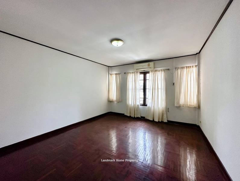 LM24-0041 ขายทาวน์เฮ้าส์ 2 ชั้น บุศรินทร์ บางบัวทอง 18 ตรว 3 นอน 2 น้ำ ทำเลดี ใกล้เซ็นทรัลเวสต์เกต