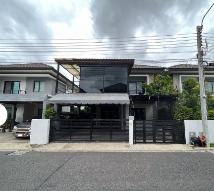 ให้เช่าและขายบ้านเดี่ยว 2 ชั้น อารียา โคโม่1 บางนา-วงแหวน ซอยมหาชัย ถนนกิ่งแก้ว