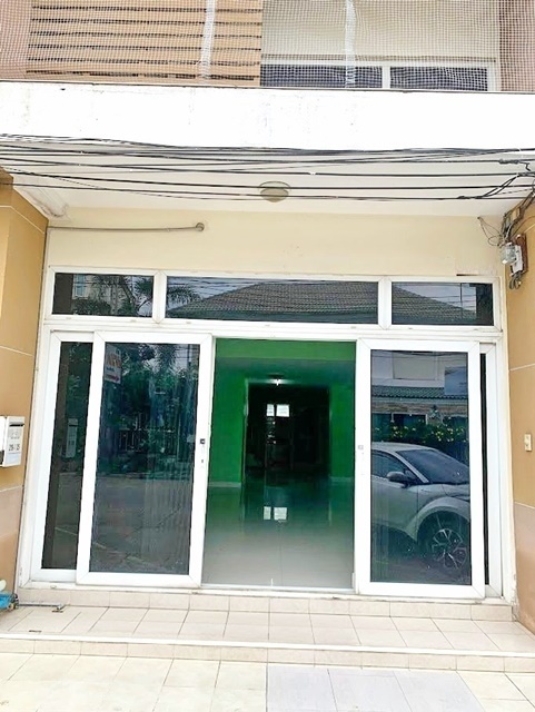 กสิณธรเซนต์ปีเตอร์ MRTคลองบางไผ่ ให้เช่าอาคารพาณิชย์ 3.5 ชั้น ใหม่ 20ตรว.165ตรม. ติดถนนสองด้าน 4นอน 5น้ำ 2จอดรถ ตลาดสมบัติบุรี บางใหญ่