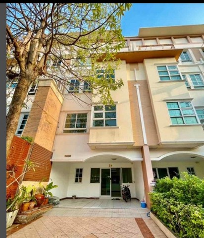 ให้เช่าทาวน์โฮม4 ชั้น ถนนประเสริฐมนูกิจ เนื้อที่ 32 ตรว ใกล้ โรงเรียนบดินทรเดชา