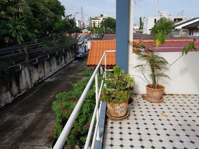 ให้เช่า  บ้านเดี่ยว2ชั้น 50ตรว. ถนนพัฒนาการ41ใกล้แม็คแวลู่ ใกล้ศรีนครินทร์