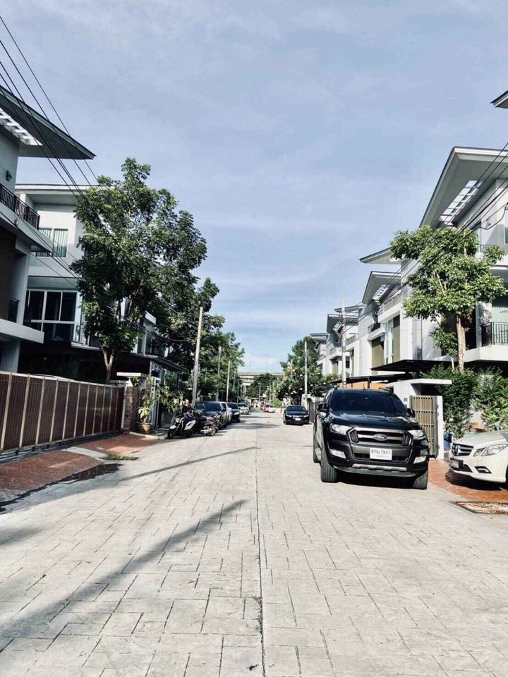 CH987 ให้เช่าบ้าน 3 ชั้น 240 ตรม. ย่านดอนเมือ วิภาวดี สนามบินดอนเมือง