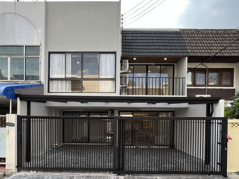 BH2741 ให้เช่า-ขายทาวเฮาส์ เอกมัย 22, ปรีดี พนมยงค์ 41 ใกล้ BTS พระโขนง รีโนเวทใหม่ พร้อมออนเซ็นส่วนตัว