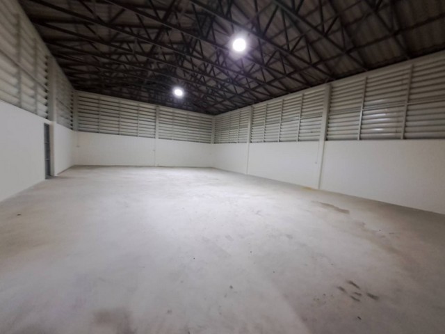 รหัสC6031 ให้เช่าโกดังขนาดเล็กพร้อมออฟฟิศ พื้นที่ 200ตารางเมตร ย่านบางบัวทอง บางใหญ่ สี่แยกนพรัตน์ **ให้เช่า**ราคาเช่า 25,000 บาท/เดือน ( ประกัน2 ล่วงหน้า1 )โทร : 095-823 9789 คิทLine id : candy.456Line Add Friend : https://line.me/ti/p/rHhjrvhm_zโทร : 091-782 8924 ต้นLine : seng.456Line Add Friend : https://line.me/ti/p/iHsUxP2IlTโกดังขนาดเล็กพร้อมออฟฟิศ ย่านบางบัวทอง บางใหญ่ สี่แยกนพรัตน์ เนื้อที่ 78 ตารางวา  พื้นที่ 200 ตารางเมตร ขนาดพื้นที่ ลึก 23 เมตร  กว้าง 13.5 เมตรขนาดโกดัง