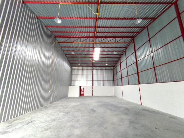 โกดังใหม่ให้เช่าอ้อมเกร็ด  ขนาด 190 ตร.ม. ต.อ้อมเกร็ด อ.ปากเกร็ด จ.นนทบุรี