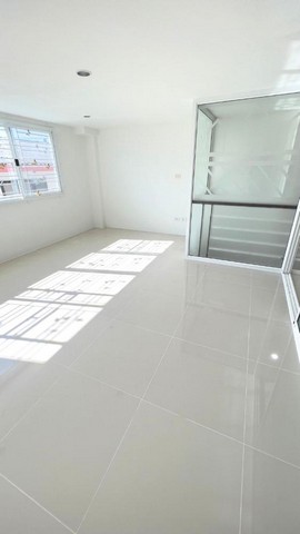 ให้เช่าโฮมออฟฟิศ4 ชั้นรีโนเวทใหม่ ย่านนวมินทร์ 77 ประเสริฐมนูญกิจ โพธิ์แก้ว