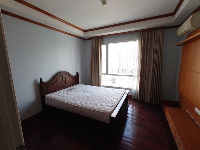   รายละเอียดเพิ่มเติม Code ID : AP 1993  ราคาขาย 3,838,000  บาท- พื้นที่ใช้สอย :   44.9- จำนวนห้อง :  3 ห้องนอน, 3 ห้องน้ำ พิกัดทรัพย์ : https://maps.app.goo.gl/FbVD9MZYwDHoKzoeA    สถานที่ใกล้เคียง- ใกล้ตึกชาญอิสระ 2, โรงพยาบาลกรุงเทพ- ใกล้ ท่าเรือซอยทองหล่อ, สำนักงานเขตทองหล่อ - ใกล้สถานีตำรวจทองหล่อ, เจ อเวนิว, - ใกล้ มาร์เก็ตเพลส ทองหล่อ, เอ็มโพเรี่ยมสอบถามเพิ่มเติม/นัดชมโทร. 097-419-5982(พลอย)โทร. 096-932-4624(ออมสิน)Line : @panaya (มี@ด้านหน้า)�