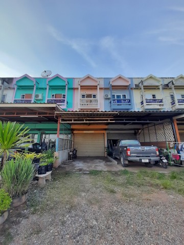   รายละเอียดเพิ่มเติม Code ID :  PAP5-0640   ราคาขาย  1,710,000  บาท- ขนาดพื้นที่ :  27 ตรว. - พื้นที่ใช้สอย : 156 ตรม.  - จำนวนห้อง :   3 ห้องนอน 2 ห้องน้ำ - ที่จอดรถ :    1 คัน- บ้านหันทางทิศ :  ใต้ พิกัดทรัพย์ :  https://maps.app.goo.gl/5aEKoqLhW395YW9L8    สถานที่ใกล้เคียง- ใกล้  โรงพยาบาลหนองบัวระเหว- ใกล้  โรงเรียนหนองบัวระเหววิทยาคาร- ใกล้  ตลาดสดเทศบาลตำบลหนองบัวระเหว- ใกล้  วัดหนองบัวระเหวสอบถามเพิ่มเติม/นัดชมโทร. 097-419-5982(พลอย)โทร. 09