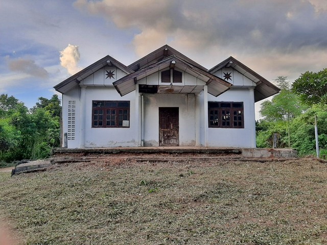   รายละเอียดเพิ่มเติม Code ID :  PAP8-0100  ราคาขาย  1,100,000  บาท- ขนาดพื้นที่ :  337 ตรว. - พื้นที่ใช้สอย :  223.5 ตรม. - จำนวนห้อง :   1 ห้องนอน 1 ห้องน้ำ - ที่จอดรถ :       คัน- บ้านหันทางทิศ :  ใต้ พิกัดทรัพย์ :  https://maps.app.goo.gl/5jF4N3c5DPcsYwo16    สถานที่ใกล้เคียง- ใกล้  โรงพยาบาลภูเขียวเฉลิมพระเกียรติ- ใกล้  ตลาดสดเทศบาลตำบลภูเขียว- ใกล้  PTT Station ปตท.ภูเขียว- ใกล้  โรงเรียนภูเขียวสอบถามเพิ่มเติม/นัดชมโทร. 097-419-5982(พลอย)โทร. 096-932-4624(ออมส