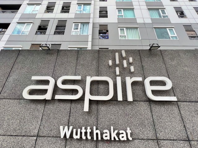   รายละเอียดเพิ่มเติม Code ID : BD 11036  ราคาขาย  1,947,500 บาท- ขนาดพื้นที่ :   30.36- พื้นที่ใช้สอย :   1 ห้องนอน 1 ห้องน้ำ - จำนวนห้อง :    https://maps.app.goo.gl/KwBWX6YL3WLCnqfu8- ชั้น : 5   - อาคาร : 1 พิกัดทรัพย์ :  https://maps.app.goo.gl/KwBWX6YL3WLCnqfu8    สถานที่ใกล้เคียง- ใกล้BTS ตลาดพลู - ใกล้BTS วุฒากาศ - ใกล้โรงพยาบาลสมเด็จพระปิ่นเกล้า- ใกล้ตลาดเฟิร์สวัน , ตลาดพลู สอบถามเพิ่มเติม/นัดชมโทร. 097-419-5982(พลอย)โทร. 096-932-4624(ออมสิน)Line : @panaya (มี@ด้านหน้า)ปรึกษาสินเชื่อฟร