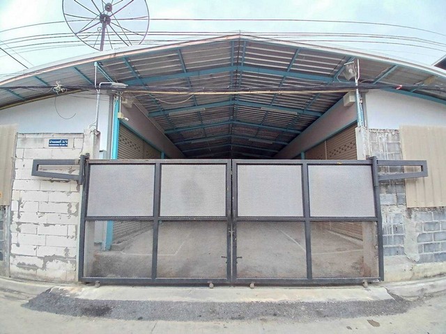 ขายที่ดินสวย ทำเลดี พร้อมสิ่งปลูกสร้าง 174 ตารางวา  ซอยเพชรเกษม 58 แยก 10  ใกล้ซีคอนบางแค   ZTK044