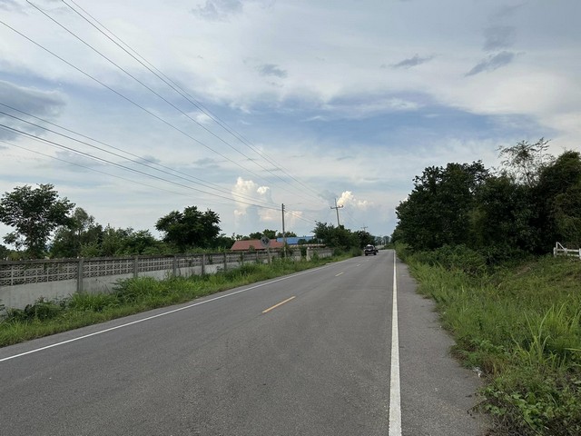 ขายที่ดิน 3 ไร่ 1 งาน 15 ตารางวา  หน้ากว้างติดถนน 30 เมตร ลึก 140 กว่าเมตร