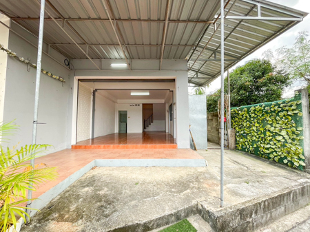 1.5 Storey Shophouse for Rent in Prime Location on Koh Samui Live and work in the heart of Koh Samui!.Be the first to grab this amazing opportunity!.Details:>> Lipanoi , Koh Samui  pacious 1.5 storey shophouse with 4 meter wide frontage Corner unit with additional side space for extra conveniencePrime location on a main road in the heart of Koh SamuiClose to tourist attractions, restaurants, and schoolsPerfect for businesses, shops, or residential use.Rent: Only 8,500 Baht/month.Terms: No pets, cannabis shops, or restaurants allowed. Contact Khun Pan: 089-633-1978 .Book now before its gone!Prime location, great opportunity, dont miss out!.#ShopForRent#RentalRoom