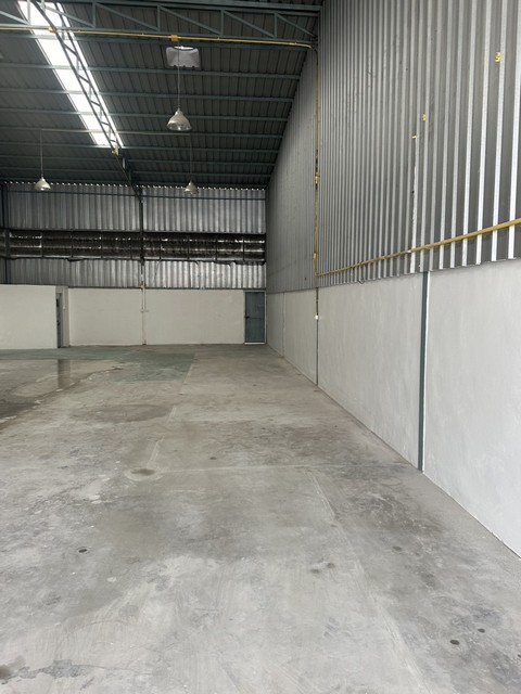 โกดังให้เช่าลำลูกกาคลอง 4,  180 ตร.ม. อ.ลำลูกกา จ.ปทุมธานี