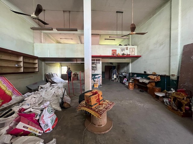 ขายอาคารพานิชย์ 4.5 ชั้น รวมดาดฟ้า ริมซอยกำนันแม้น แขวง บางขุนเทียน เขต จอมทอง กรุงเทพ