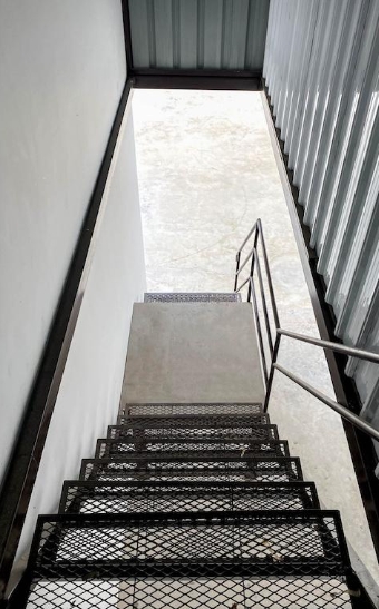 ให้เช่าออฟฟิศพร้อมโกดัง พื้นที่รวม 600 ตรม. ใกล้กรุงเทพกรีฑาตัดใหม่ เขตลาดกระบัง