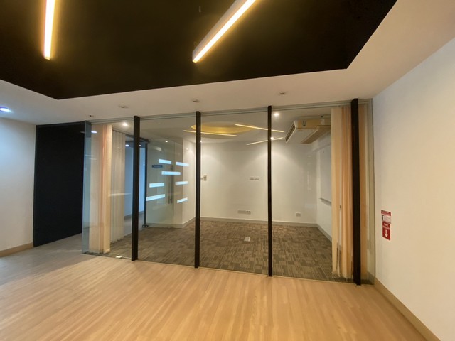 ให้เช่าออฟฟิศติด BTS นานา The Trendy Office พื้นที่ 341 ตรม. ชั้น 25 ตกแต่งแล้ว พร้อมใช้งาน 