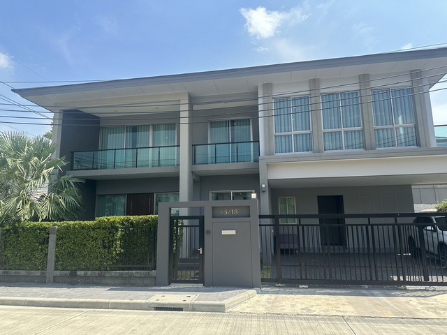 HR1501ให้เช่าบ้านเดี่ยว เนื้อที่ 82 ตรว.โครงการเดอะปาล์ม บางนา วงแหวน ใกล้สวนน่าอยู่ เดินทางสะดวกค่าเช่า 150,000 บาท ประกัน 2 เดือน ล่วงหน้า 1 เดือน สัญญา 1 ปีติดต่อ : คุณพร 0938091444 (เบอร์นี้แอดไลน์ได้คะ),โทร 0939833259ID Line : henghengpaulaรหัสประกาศ HR1501ให้เช่าบ้านเดี่ยว เนื้อที่ 82 ตรว.โครงการเดอะปาล์ม บางนา วงแหวน เดินทางสะดวกใกล้มอเตอร์เวย์ที่ดิน 82 ตรว พื้นที่ใช้สอยประมาณ 315 ตรม จอดรถได้ 3 คันหลั