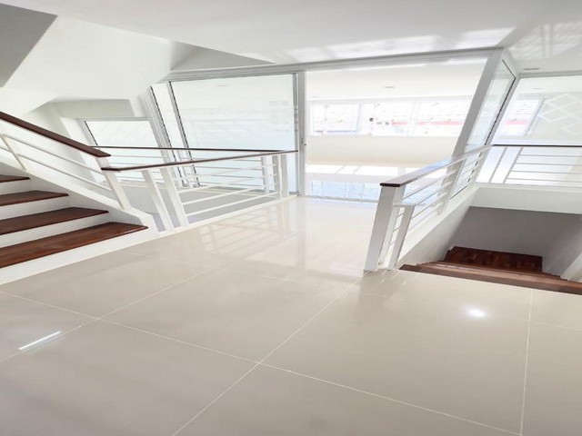 PB3868 ให้เช่าโฮมออฟฟิศ 4 ชั้น ซอยนวมินทร์ 77 ใกล้ เดอะมอลล์บางกะปิ เหมาะทำสำนักงาน หรืออยู่อาศัย