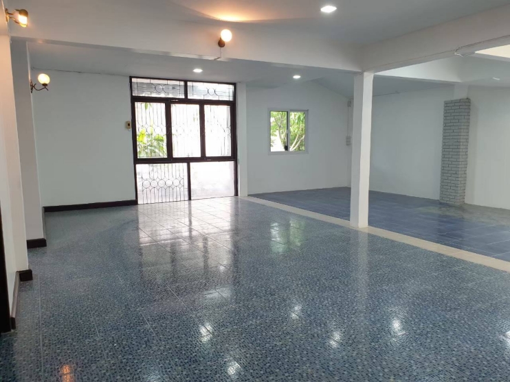 CH966 ให้เช่าบ้านเดี่ยวหลังใหญ่ ย่านเสนานิเวศน์ 5 นอน จดบริษัทได้