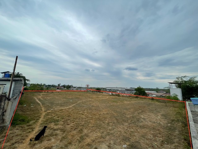 ขายที่ดินถมแล้ว อำเภอปลวกแดง จังหวัดระยองจำนวน 3 ไร่ 38 ตารางวา#รายละเอียดและที่ตั้งทรัพย์-ที่ดินขนาด 3 ไร่ 38 ตารางวาตั้งอยู่ตำบลมาบยางพร อำเภอปลวกแดง จังหวัดระยอง-ใกล้สนามฟุตบอลค่ำชูสเตเดี้ยม -สามารถเข้าออกได้ 2 ทางเป็นทางสาธารณะ-ที่ดินสูงอยู่บนเนิน สวยงาม มีน้ำและไฟถึงที่ดินแล้ว-เหมาะสำหรับสร้างโครงการบ้านจัดสรรหรือโกดังสินค้า##ราคาขาย เพียง 2.9 ล้านบาท