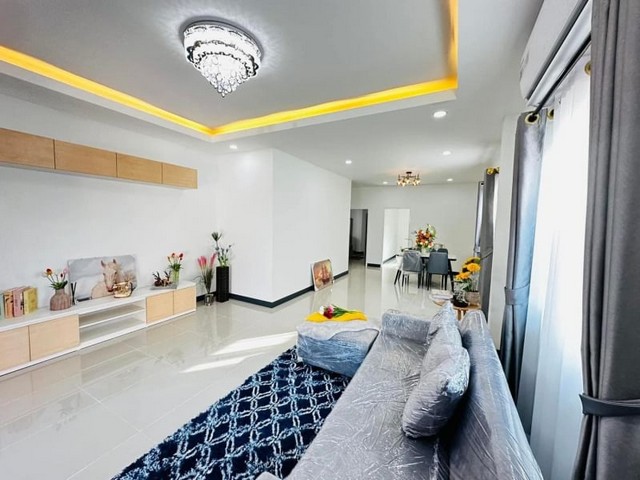 ขายบ้านเดียวชั้นเดียว สร้างใหม่ พร้อมเข้าอยู่ หมู่บ้านรัตนากรวิลเลจ 18 บางละมุง  ชลบุรี