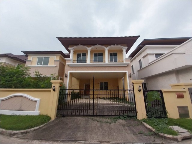   รายละเอียดเพิ่มเติม Code ID :  D001  ราคาขาย 28,975,000  บาท- พื้นที่ใช้สอย :   114.1 ตร.ว.- จำนวนห้อง :   4 ห้องนอน 4 ห้องน้ำ- ที่จอดรถ :   2    คันพิกัดทรัพย์ :  https://maps.app.goo.gl/qQfnqGyCECaHPFC88    สถานที่ใกล้เคียง- ใกล้รพ.ธนบุรี 2,- ใกล้เดอะ พาซิโอ พาร์ค - ใกล้เซนทรัล ปิ่นเกล้า- ใกล้ เดอะมอลล์บางแค, แมคโคร สอบถามเพิ่มเติม/นัดชมโทร. 097-419-5982(พลอย)โทร. 096-932-4624(ออมสิน)Line : @panaya (มี@ด้านหน้า)ปรึกษาสินเชื่อฟรี One Stop Service ดูแลตั้งแต่ต้นจนจบบ�