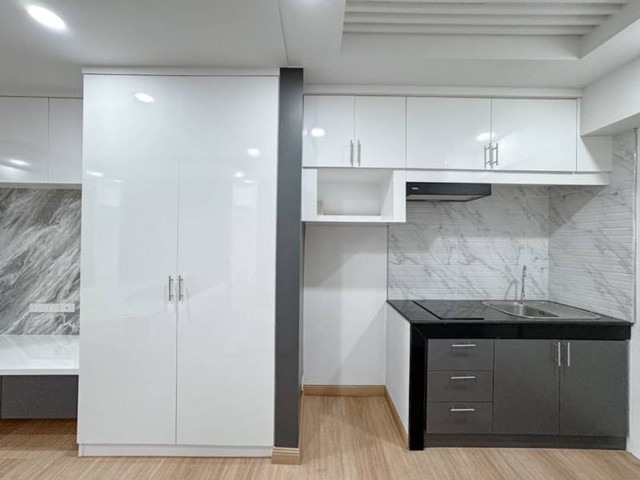 ขายด่วน- ห้องสตูดิโอปรับปรุงใหม่ในคอนโดเคหะเทพประสิทธิ์ (FQ) พร้อมอยู่