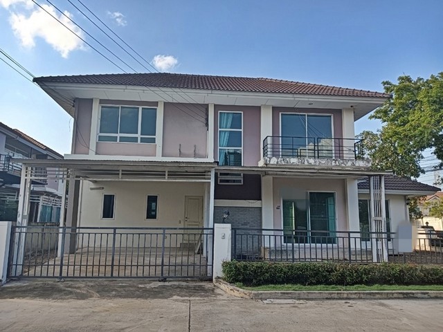 รายละเอียดเพิ่มเติมCode ID : PAP-ZC_048ราคาขาย   7,150,000  บาท- ขนาดพื้นที่ : 68.50 ตร.ว- พื้นที่ใช้สอย : 198 ตรม.- จำนวนห้อง :   - ห้องนอน - ห้องน้ำ- ที่จอดรถ :  1-2 คัน- บ้านเดี่ยว :   2 ชั้น- บ้านเดี่ยวหันทางทิศ : -พิกัดทรัพย์ : https://maps.app.goo.gl/JNfZuG1c7f8kvDre6สถานที่ใกล้เคียง- ใกล้ตลาด ดีดี มาร์เช่- ใกล้มาร์เก็ตวิลเลจ รังสิต- ใกล้โฮมโปร มาร์เก็ตวิลเลจ รังสิต- ใกล้โลตัส รังสิต-นครนายก คลอง 4สอบถามเพิ่มเติม/นัดชมโทร. 097-419-5982(พ�