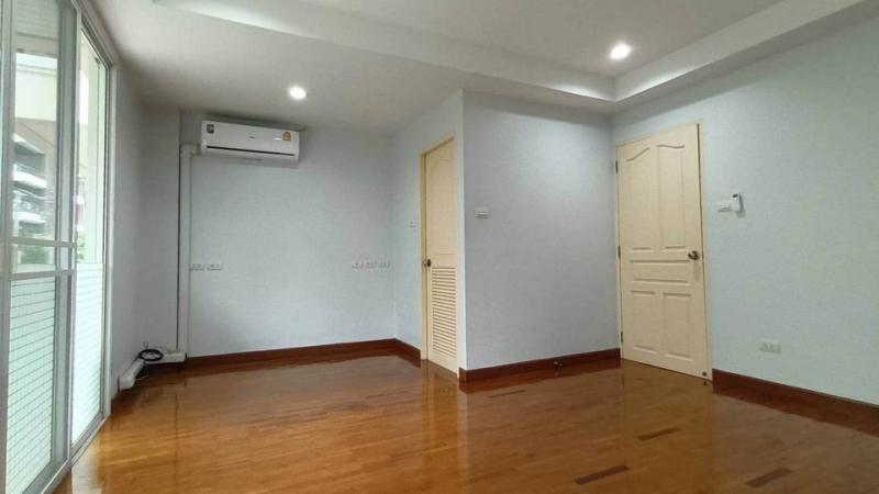 ให้ทาวน์โฮม3ชั้น4นอน ย่านสุขุมวิท52 อ่อนนุช ใกล้BTSอ่อนนุช , ทางพิเศษสาย S1 , โลตัสสุขุมวิท50