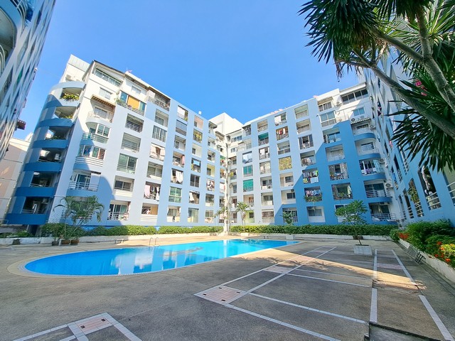   รายละเอียดเพิ่มเติม Code ID : AI 0626  ราคาขาย  1,053,000 บาท- พื้นที่ใช้สอย :   31.53 ตารางเมตร- จำนวนห้อง :  1 ห้องนอน 1 ห้องน้ำ  - ชั้น :  3- อาคาร :  C  พิกัดทรัพย์ : https://maps.app.goo.gl/TC5VJETyoNyqiYes6    สถานที่ใกล้เคียง- ใกล้เซ็นทรัล ลาดพร้าว,- ใกล้ยูเนียนมอลล์, เทสโก้ โลตัส,  - ใกล้บิ๊กซี, เมเจอร์ รัชโยธิน,- ใกล้ ม.ราชภัฏจันทรเกษม, รพ.เปาโลเมโมเรียล สอบถามเพิ่มเติม/นัดชมโทร. 097-419-5982(พลอย)โทร. 096-932-4624(ออมสิน)Line : @panaya (มี@ด้านหน้า)ปร�