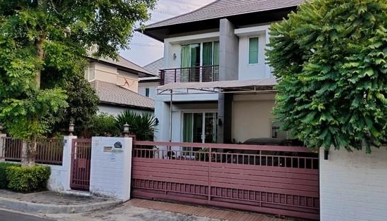 ให้เช่าบ้านเดี่ยว 2 ชั้น บลูลากูล บางนา ใกล้ ม.ราม2 ใกล้ห้างMegaบางนา