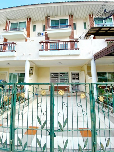 ออฟฟิศ ศรีนครินทร์-กิ่งแก้ว ให้เช่า ทาวน์โฮม 3 ชั้น KFC 3นอน วัดหนามแดง 3น้ำ 2ที่จอดรถ ทางเข้า รร. บางแก้วประชาสรรค์  