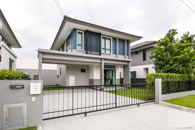 ให้เช่า เฟอร์ครบ บ้านเดี่ยวหรู 2 ชั้น ไม่เคยอยู่ เลียบมอเตอร์เวย์ลำลูกกา-รังสิตคลอง5 21,498 B-M บนถนนโครงการกว้าง 12 เมตร  202 ตารางเมตร 54ตารางวา 3นอน 2น้ำ 1ห้องครัว คณาFor rent 2-story Luxury house Never Living along the Lam Luk Ka-Rangsit Khlong 5 21,498 B-M motorway 12 meters 202 sqm. 54 sq.wa 3bed 2bath 1kitchen. Kana วงแหวน-ลำลูกกา รังสิตคลอง5 ตำบล บึงคำพร้อย อำเภอลำลูกกา ปทุมธานี 12150จอดรถในบ้านได้ 2 คันเฟอร์นิเจอร์และอุปกรณ์ภายในมีพร้อมหิ้วกระเป๋าเข้าอยู่ได้เลย-�