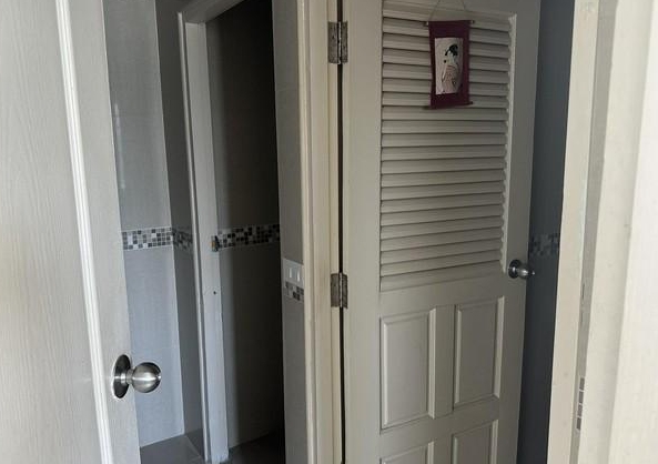 ขายและให้เช่าอาคารออฟฟิศ 5 ชั้น มีลิฟท์ ย่านนวลจันทร์ เขตบึ่งกุ่ม ใกล้เลียบด่วนรามอินทรา