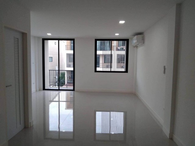 ให้เช่าโฮมออฟฟิศ 3 ห้องนอน 3 ห้องน้ำ โครงการThe Blisz @ Twenty – Five  บนถนนพระราม 2 ซอย 23