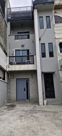  ให้เช่าโฮมออฟฟิศ 3 ชั้นสไตล์ลอฟท์ 4 ห้องนอน 3 ห้องน้ำ ลาดพร้าว 124 แยก 9